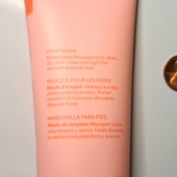 Mary Kay foot mask - Picture 3 of 3